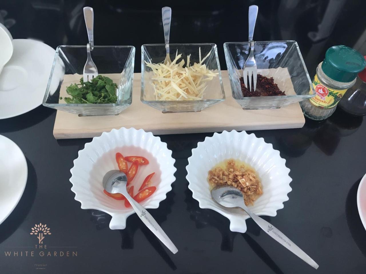The White Garden Premier Saraburi Hotel Ban Dao Ruang  Kültér fotó