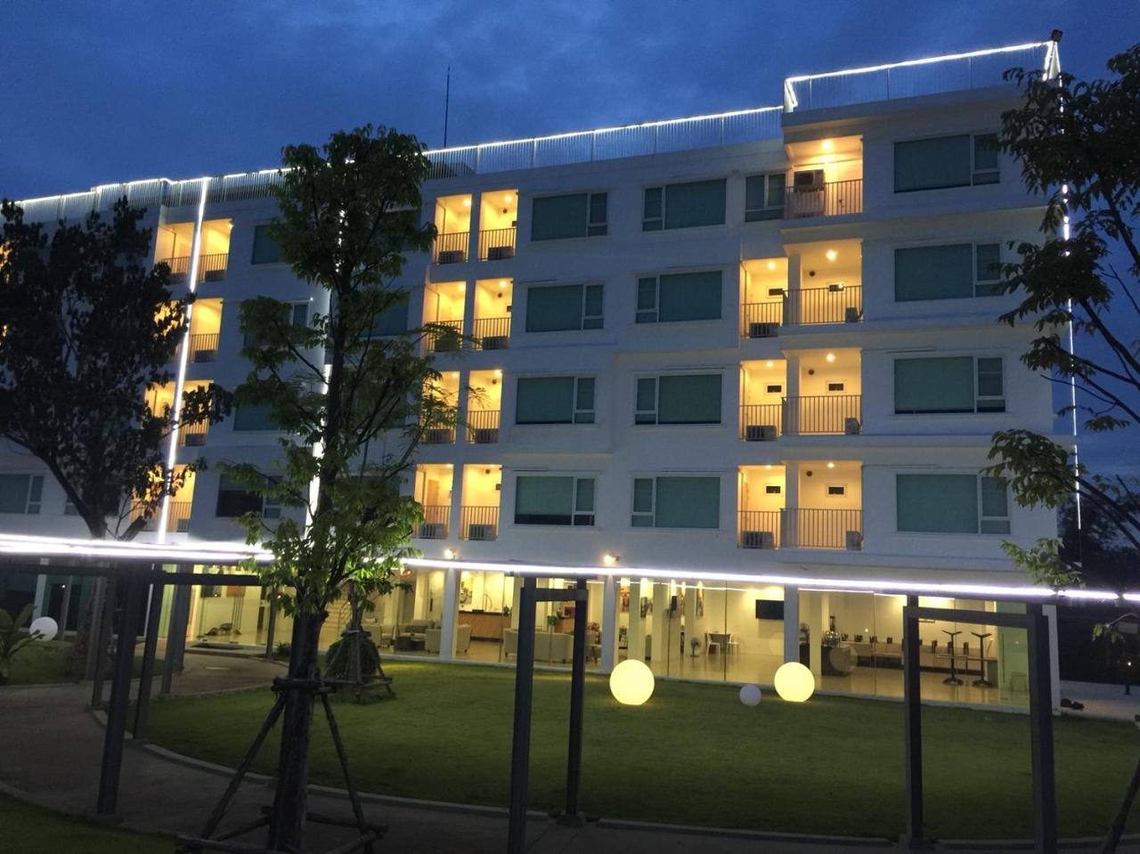 The White Garden Premier Saraburi Hotel Ban Dao Ruang  Kültér fotó