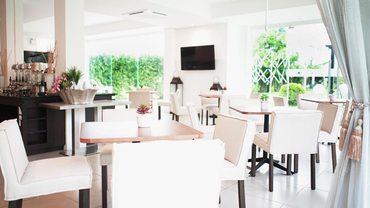 The White Garden Premier Saraburi Hotel Ban Dao Ruang  Kültér fotó