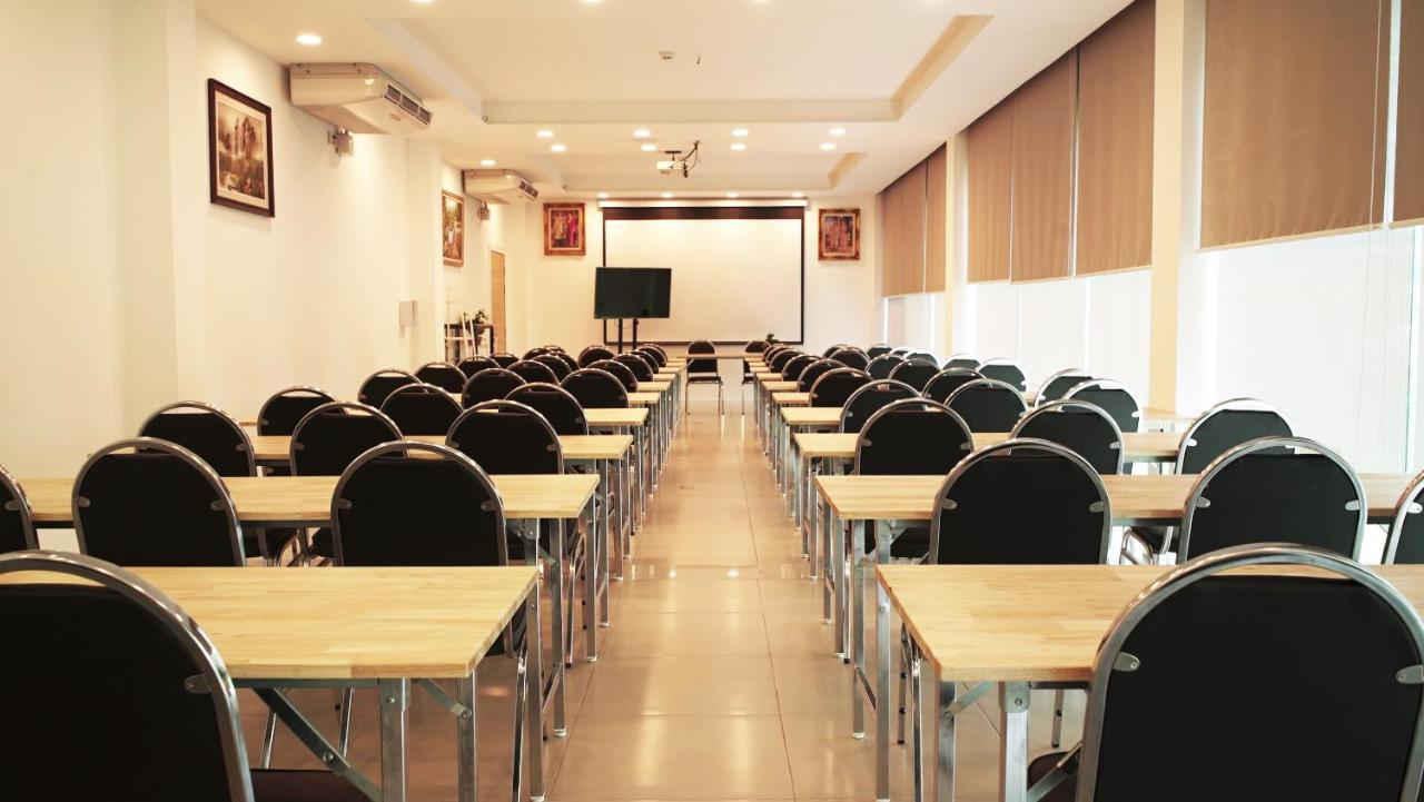 The White Garden Premier Saraburi Hotel Ban Dao Ruang  Kültér fotó